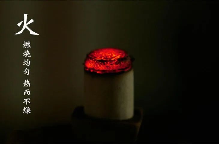 茶葉批發(fā)丨養(yǎng)生茶丨艾條的作用丨艾灸養(yǎng)生